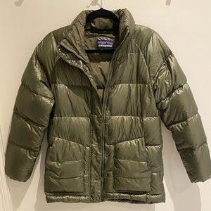 Patagonia green down puffer jacket